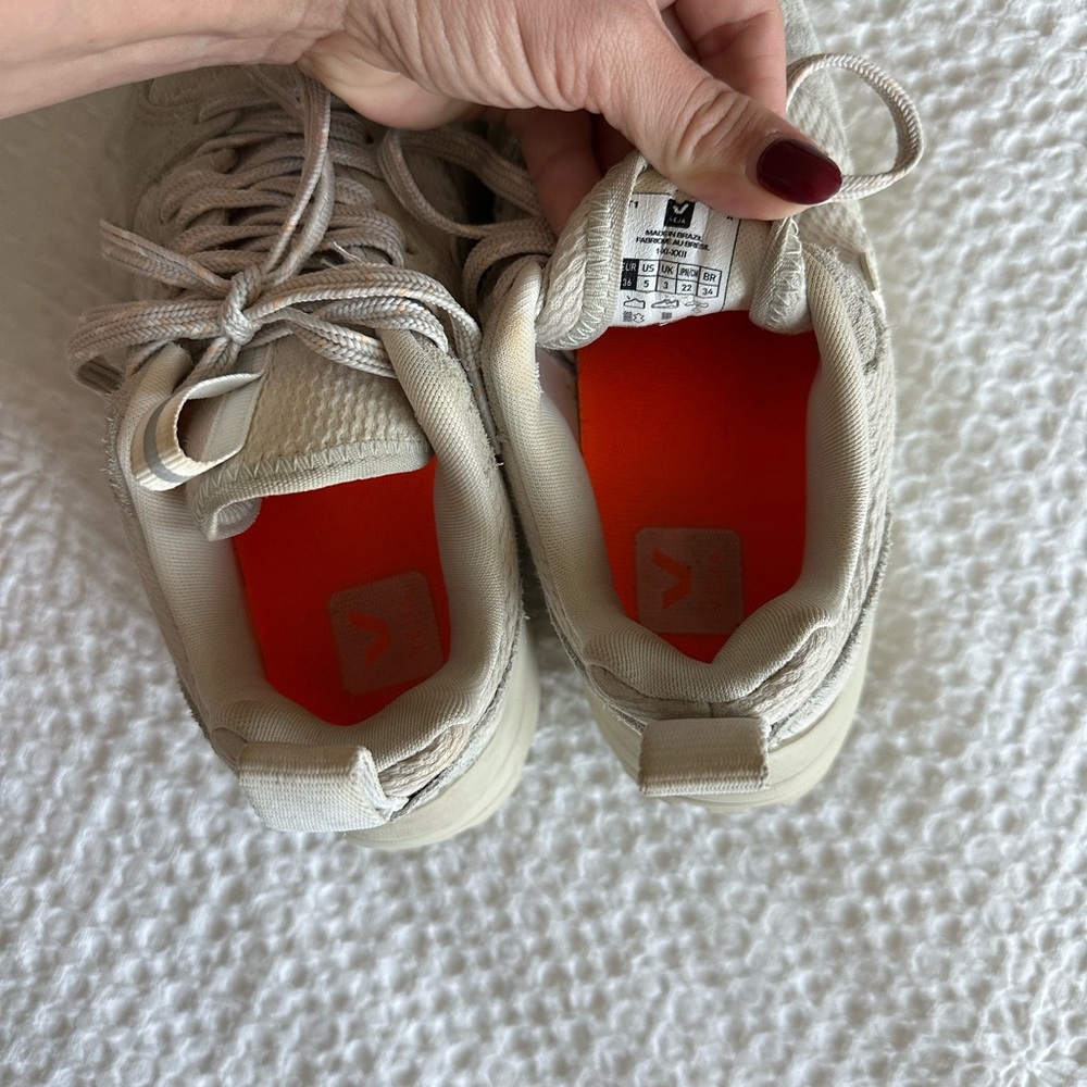 Veja Venturi Sneakers Women’s 5 - Picture 5 of 7